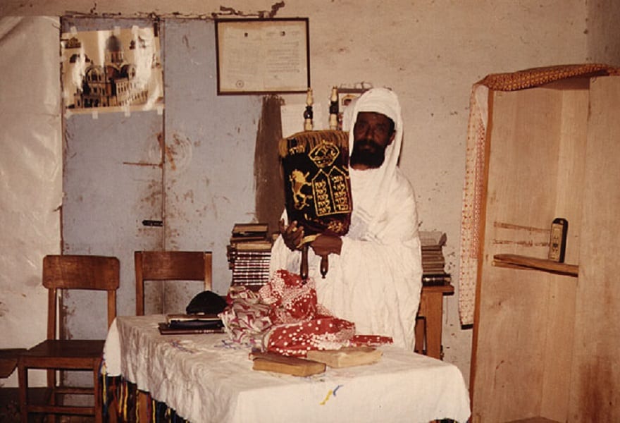 A Beta Israel kes (priest), 1987